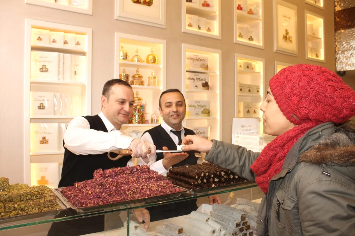 Zereşk Üzümlü ve Gül Tomurcuklu Lokumlar