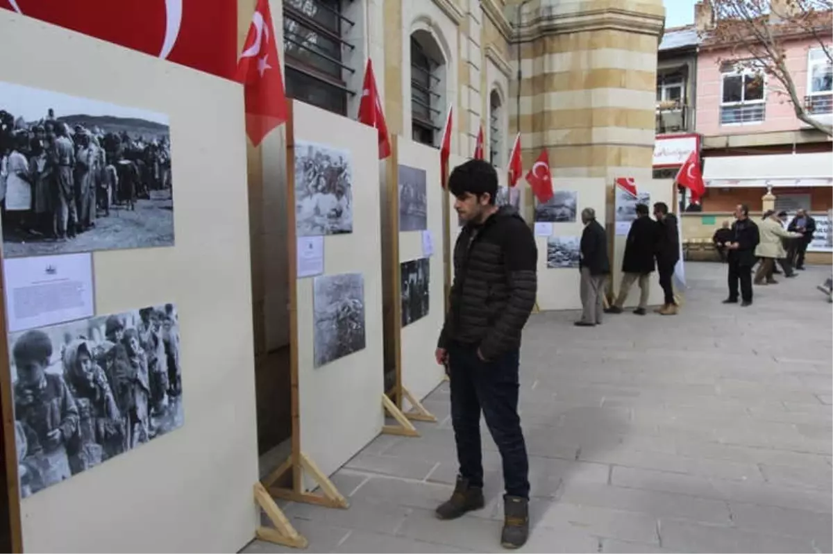 Bayburt\'ta Ermeni Mezalimi" Konulu Fotoğraf Sergisi Yakutiye Cami Bahçesine Taşındı