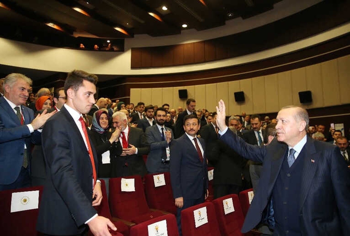 Cumhurbaşkanı Erdoğan: "Terör Örgütünün Arkasından Bayrak Sallamakla Demokrat Olunmaz, Özgürlük...