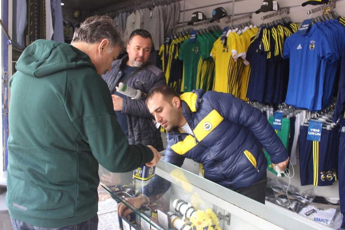 Fenerbahçe\'nin Lisanslı Ürünleri Tavşanlı\'da