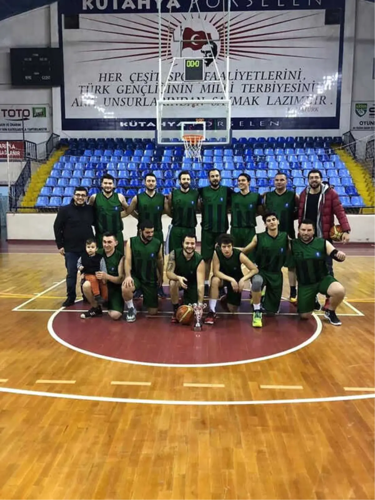 Kütahya Belediyespor Basketbol Takımı Şampiyon