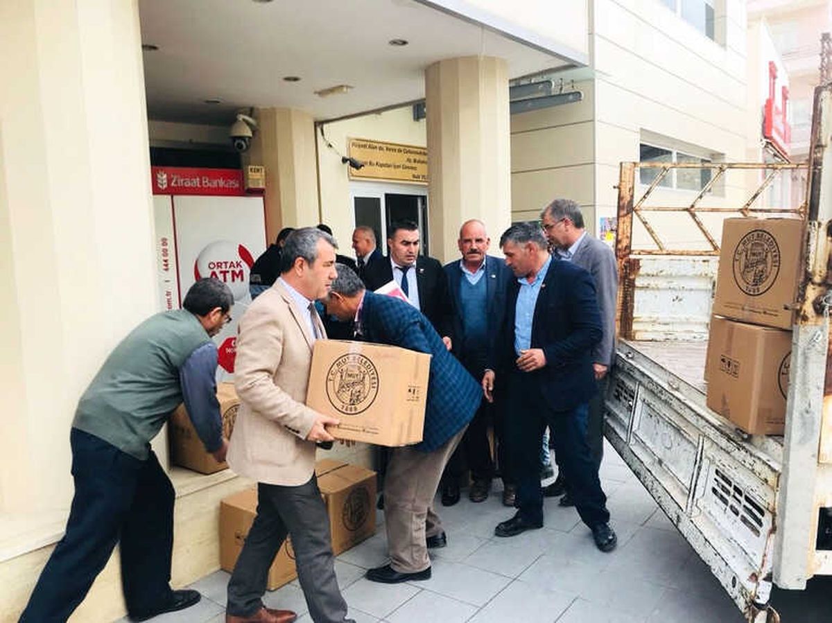 Mersinli Kadınlar Afrin\'deki Askerlere Elleriyle Ördükleri Boyunlukları Gönderdi