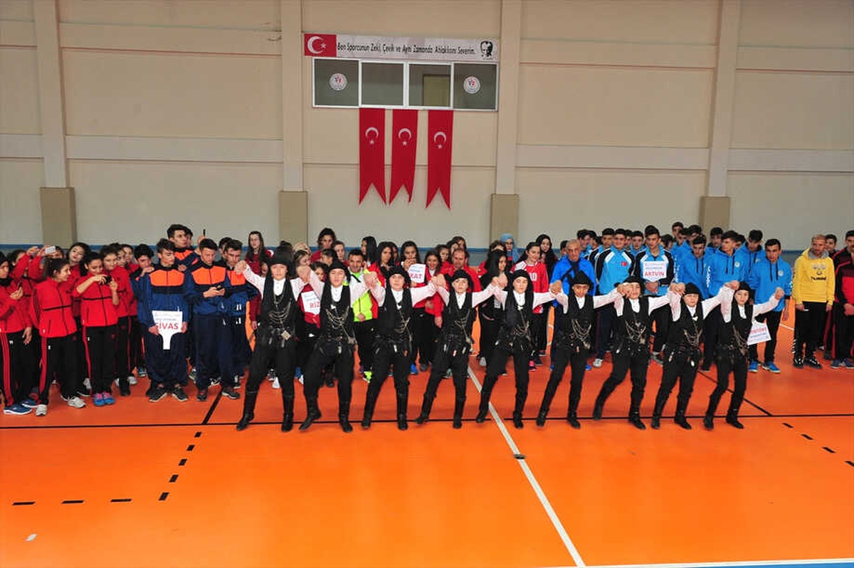 Okul Sporları Voleybol Grup Birinciliği Müsabakaları Başladı