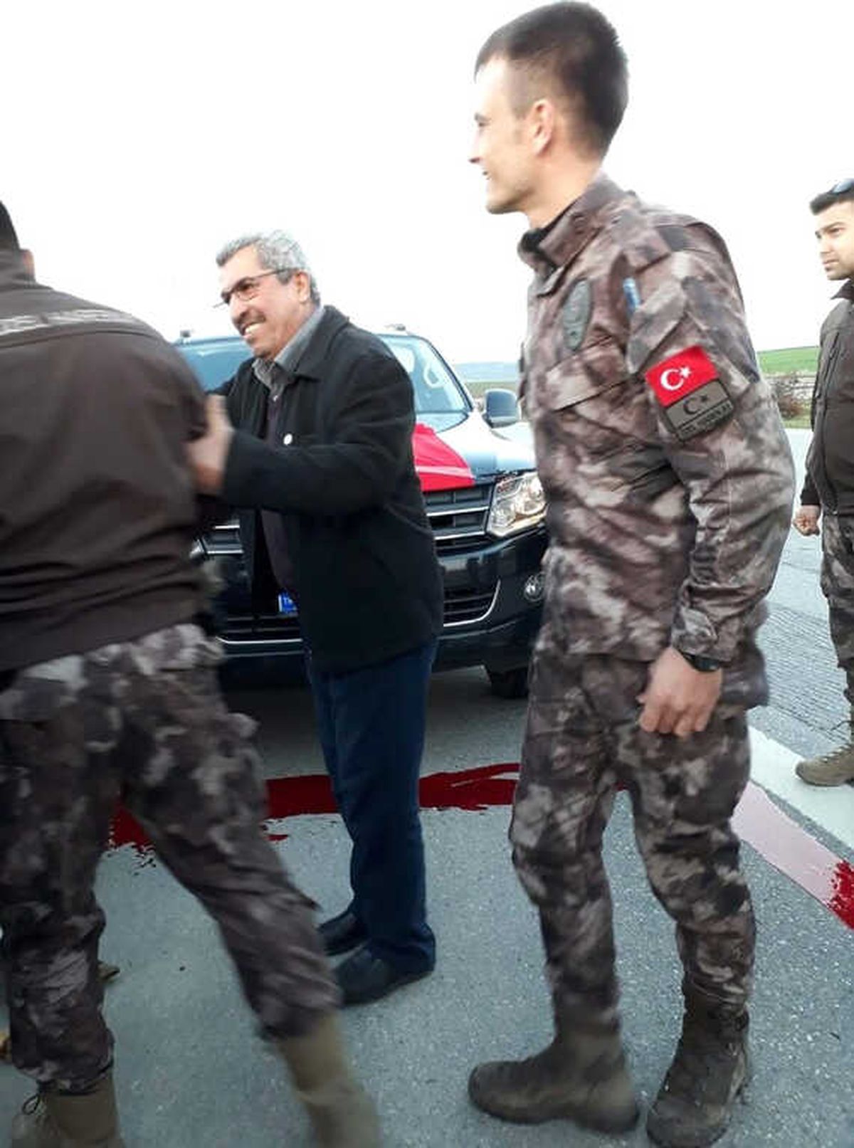 Özel Harekatçı Oğlunun Arkadaşlarını Kurban Keserek Karşıladı