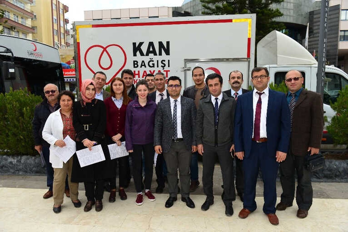 Sağlık Çalışanlarından Kan Bağışı