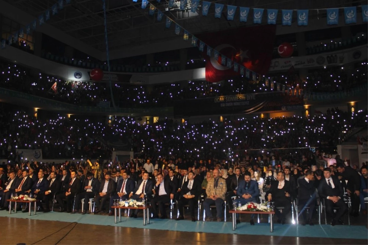 Sevdamız Türkiye\' Gecesine Binler Katıldı