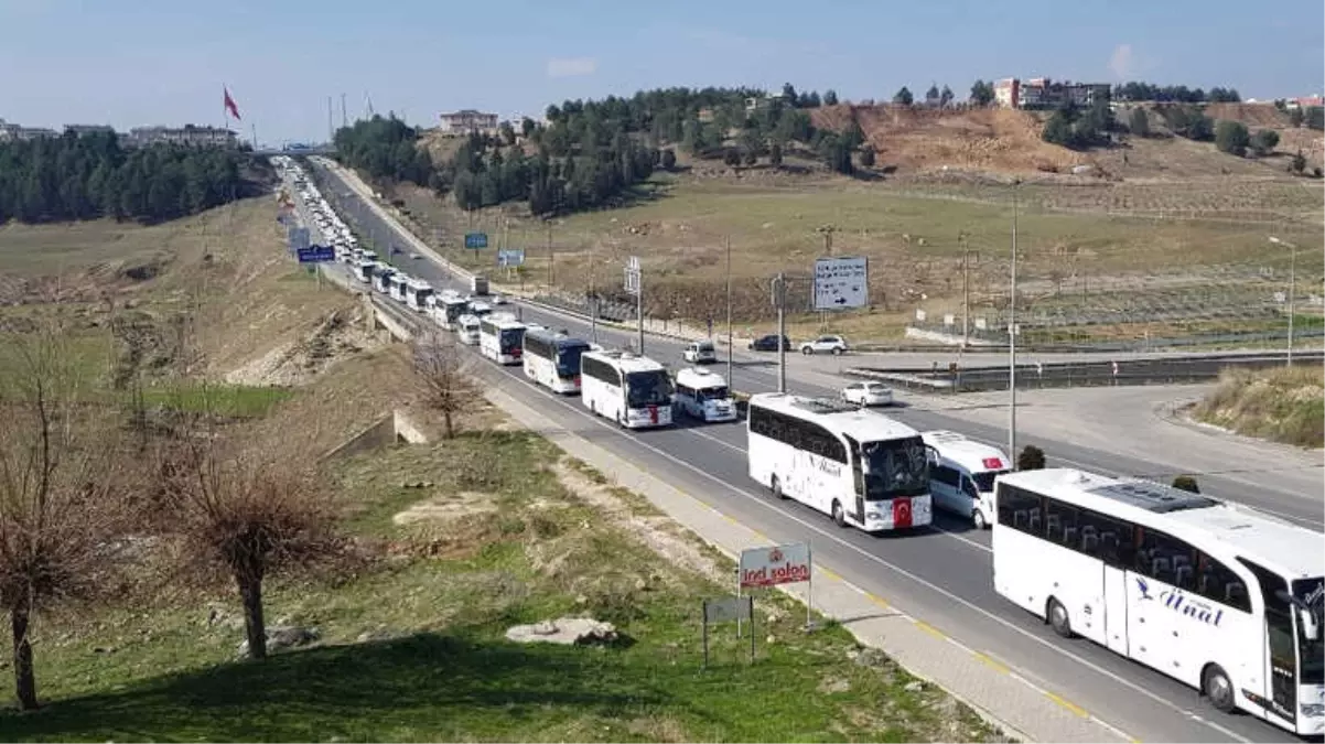 Adıyaman\'da Yüzlerce Araç ile Afrin\'e Destek Konvoyu Düzenlendi