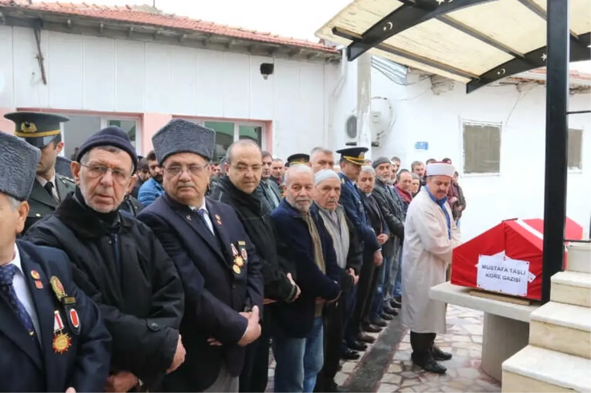 Akhisarlı Kore Gazisi Son Yolculuğuna Uğurlandı