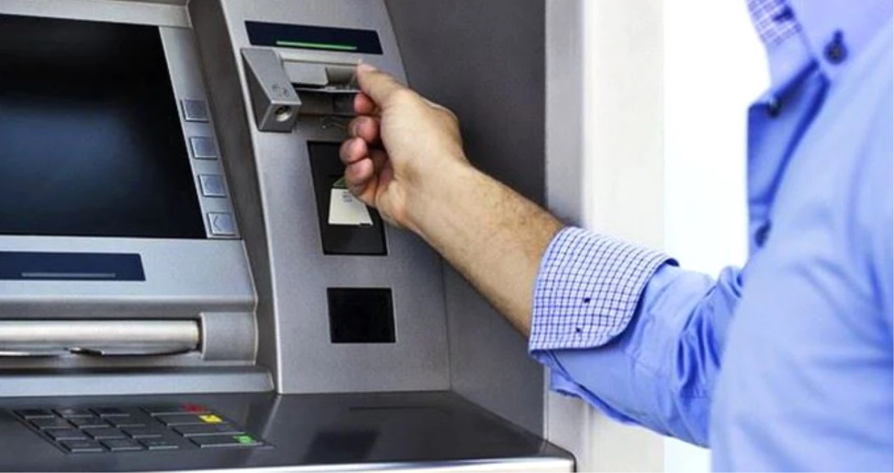 ATM\'den Para Çekecekler Dikkat! 100 Liraya 2 Lira 30 Kuruş Sınırı