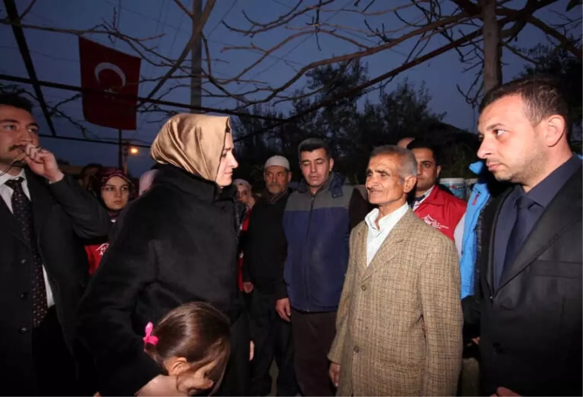 Bakan Kaya Afrin Şehidinin Evini Ziyaret Etti