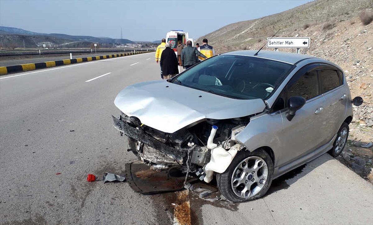 Beypazarı\'nda Trafik Kazası: 1 Yaralı