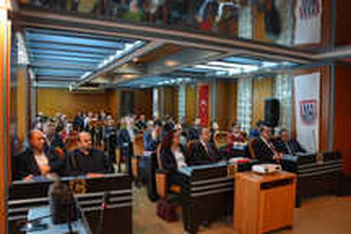 Ekonomi Bakanlığı, Ayto\'da İhracatçılarla Bir Araya Geldi