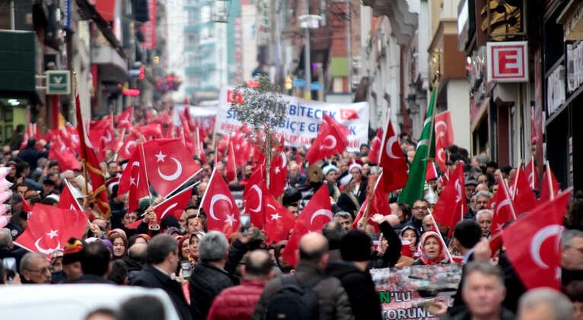 Giresun\'da Vatandaşlar \'Zeytin Dalı Harekatı\' İçin Yürüdü