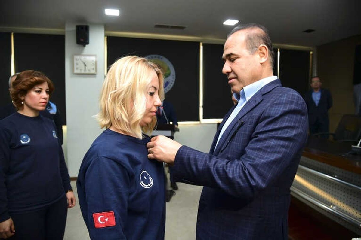 Görevde Yükselen 41 Zabıtanın Rozetini Başkan Sözlü Taktı