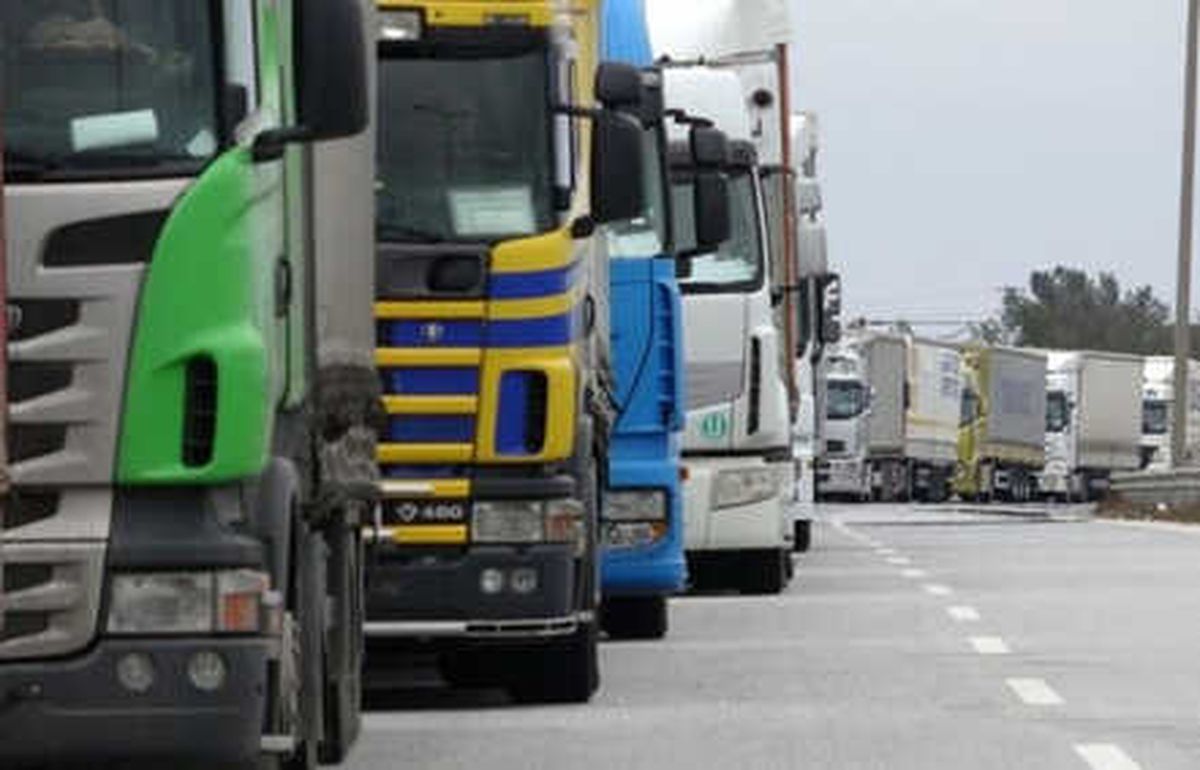 Kapıkule\'de 20 Kilometre Tır Kuyruğu