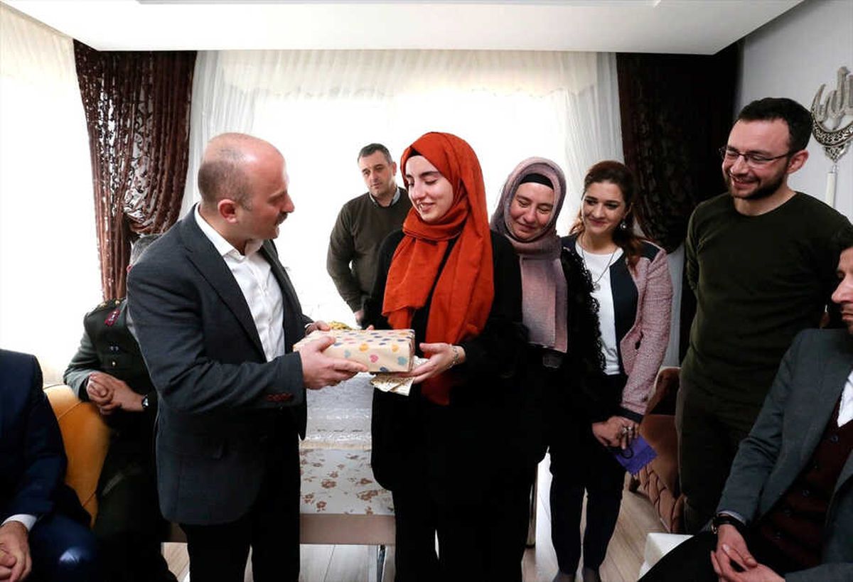 Samdob "Tebessümler Diyarı"Nı Sahneledi