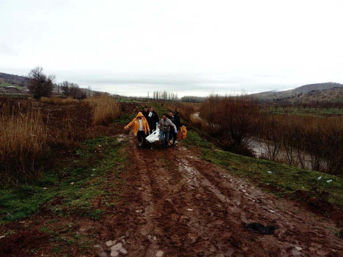 Balık Tutmak İçin Geldiği Su Kanalı Kenarında Ölü Bulundu