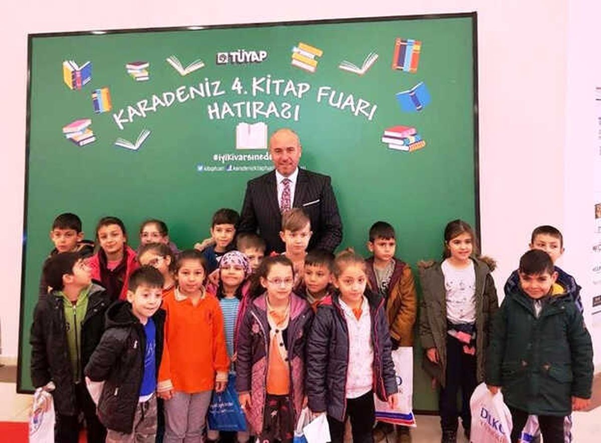 Başkan Togar\'dan Karadeniz 4. Kitap Fuarı\'na Ziyaret