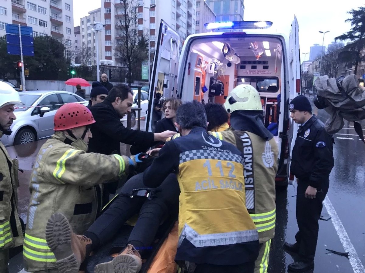 Beşiktaş\'ta Otobüs, Otomobile Çarptı: 1 Yaralı