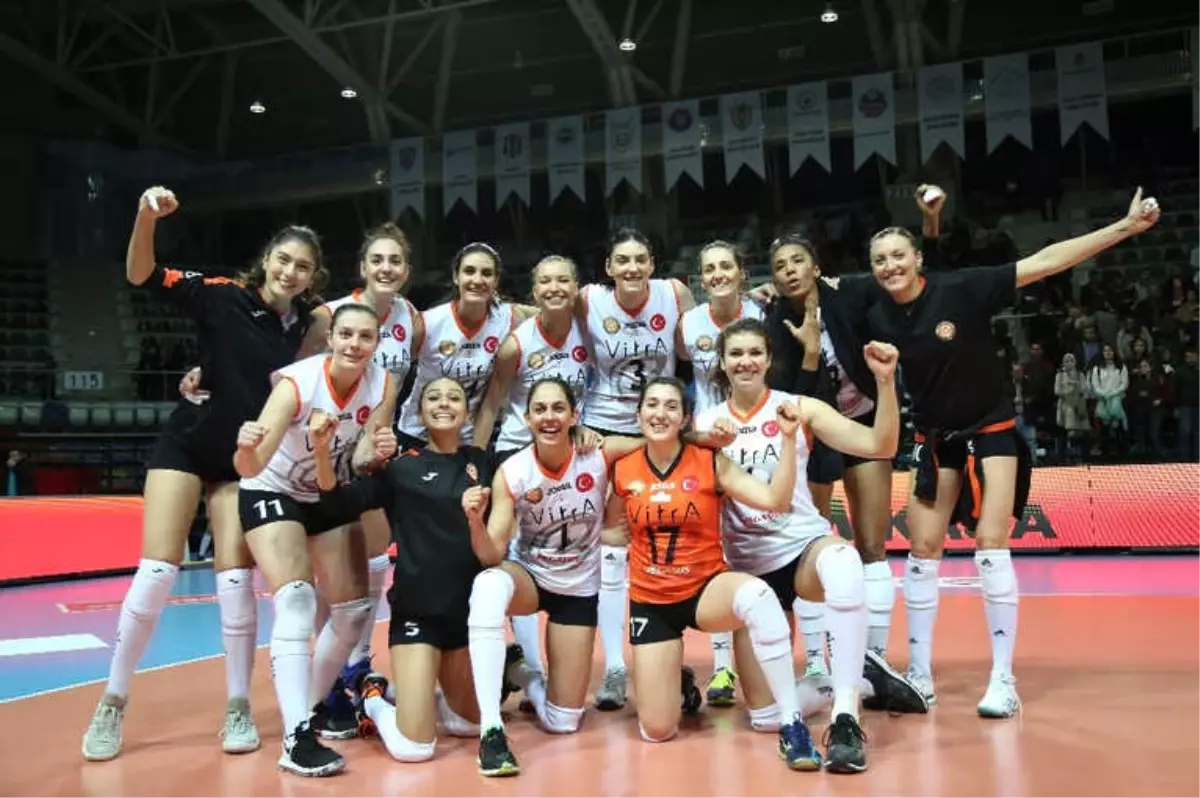 Eczacıbaşı Vitra, Lig Etabını Galibiyetle Kapadı