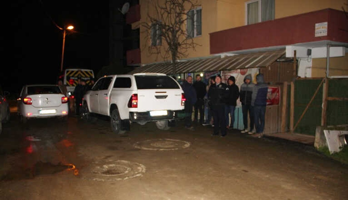 Hırsızlar Soydukları Marketin Sahibini Silahla Vurdu