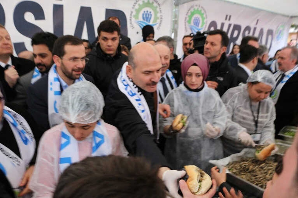İçişleri Bakanı Süleyman Soylu, Hamsi Şölenine Katıldı