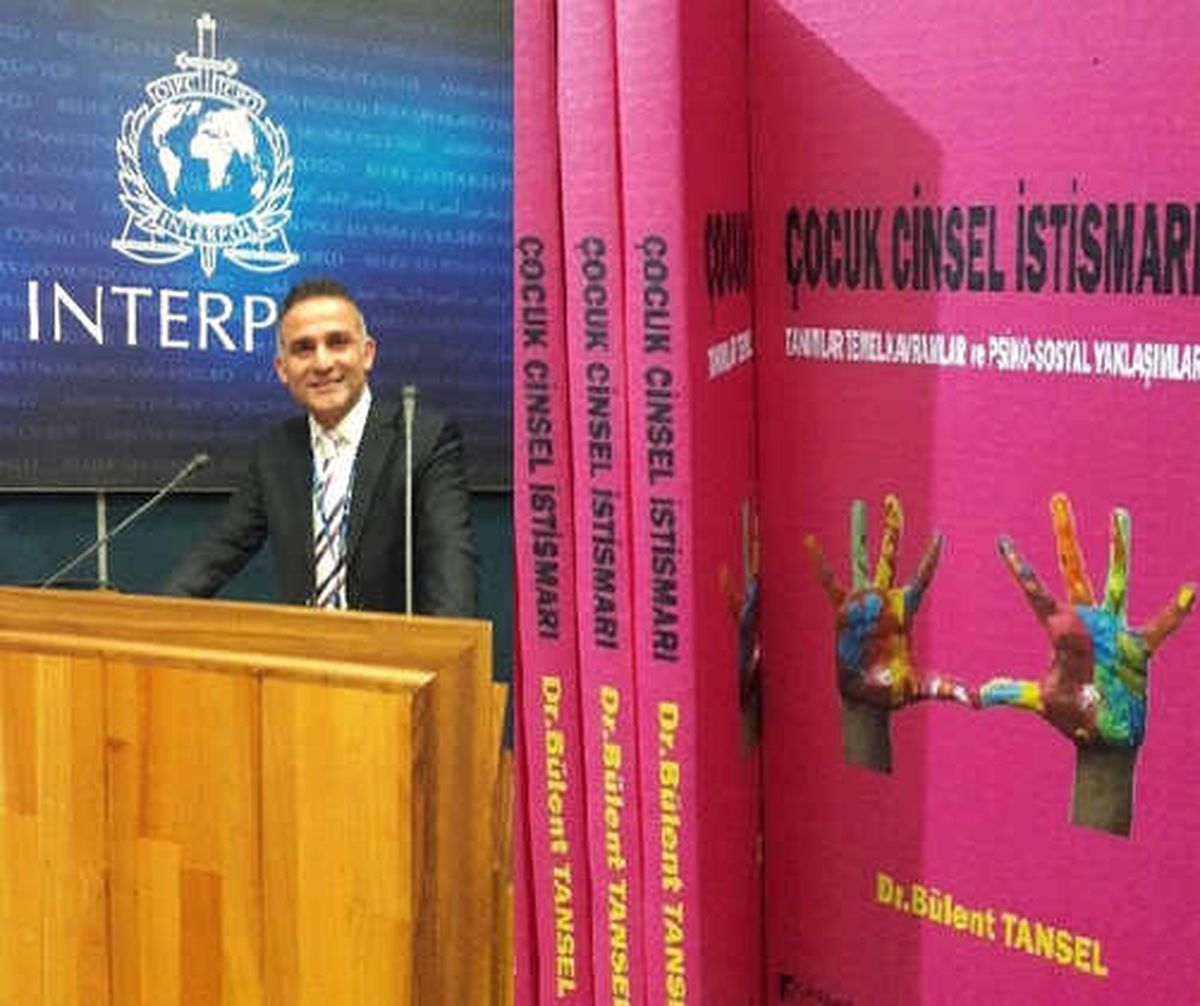 Interpol Görevlisinden \'Çocuk Cinsel İstismarı\' Kitabı