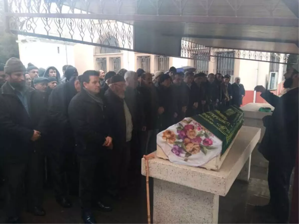 Kolundaki Bilezikleri İçin Öldürülen Yaşlı Kadın, Toprağa Verildi