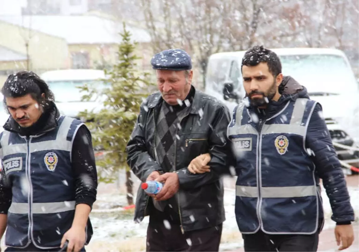 Oğlunu Öldüren Baba Gözyaşları İçinde Adliyeye Çıkartıldı