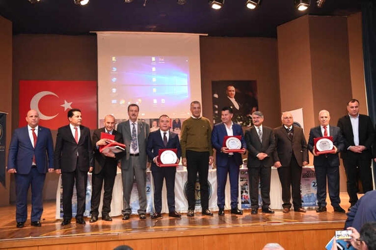 Bozbey Mersin\'de Değişimi Nasıl Yönettiklerini Anlattı