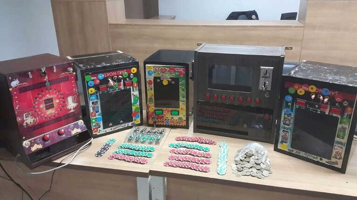 Çok Sayıda Oyun Pulu ve Kumar Makinesi Ele Geçirildi