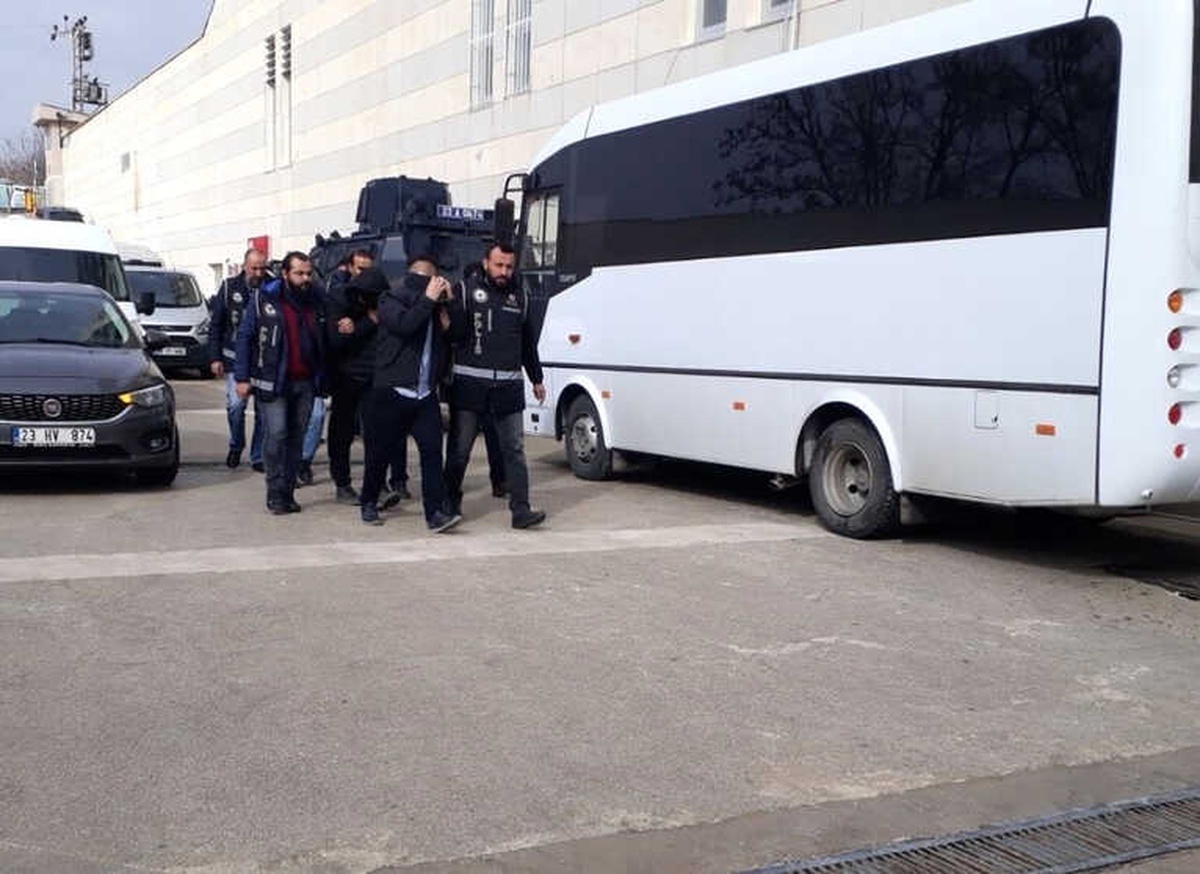 Elazığ\'da İnsan Tacirleri Adliyeye Sevk Edildi