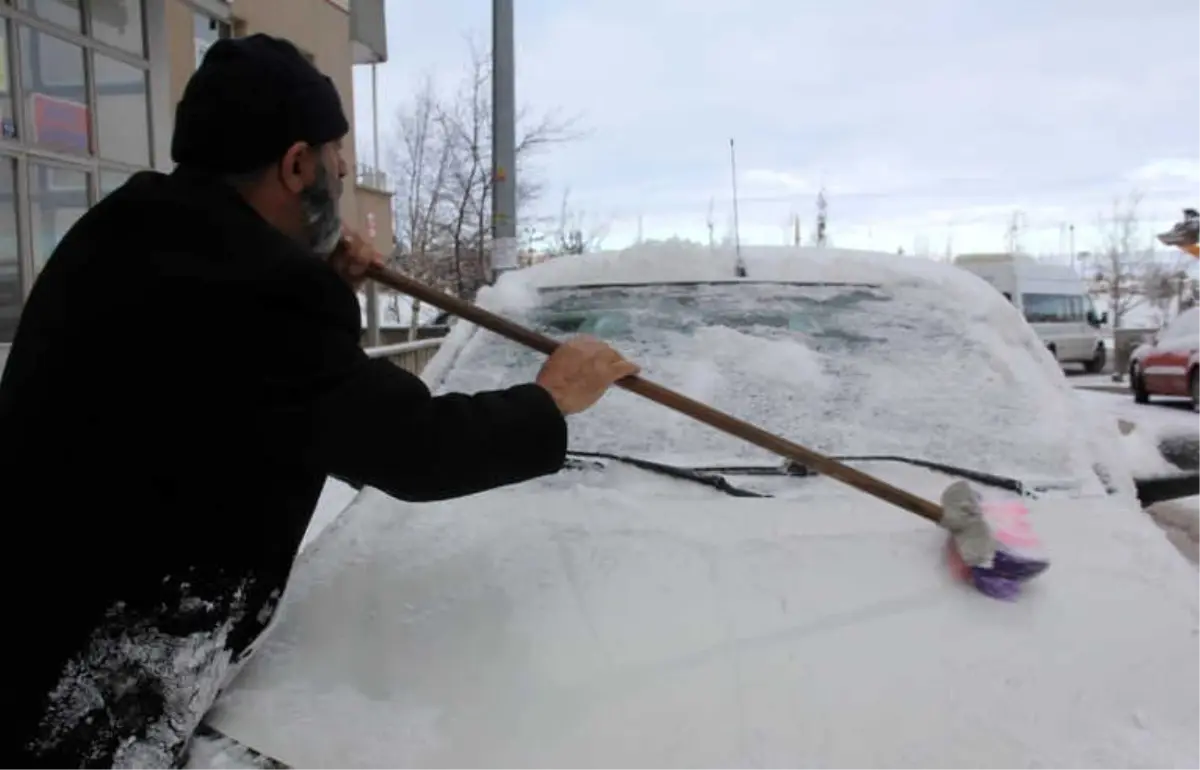 Erzurum Güne Karla Uyandı