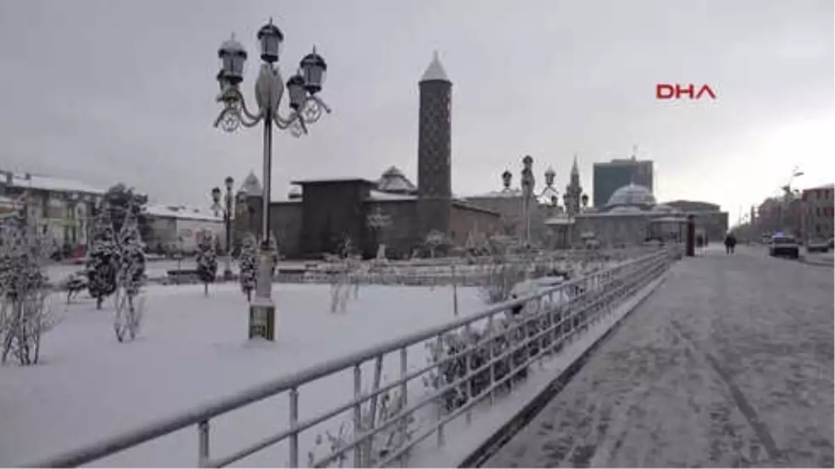 Erzurum Yeniden Beyaza Büründü