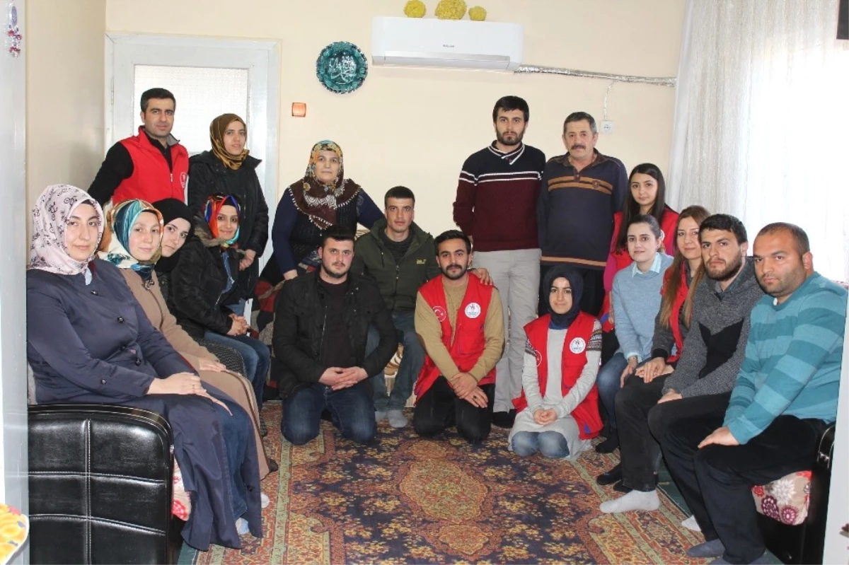 Gençlerden Afrin Gazisine Moral Ziyareti