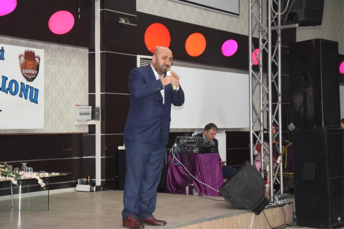 İlahiyatçı Yazar Ömer Döngeloğlu, Afyonkarahisar\'da Konferans Verdi