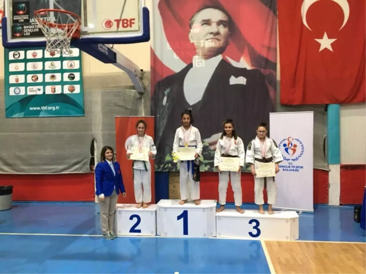 Judo Müsabakalarından Derecelerle Döndüler