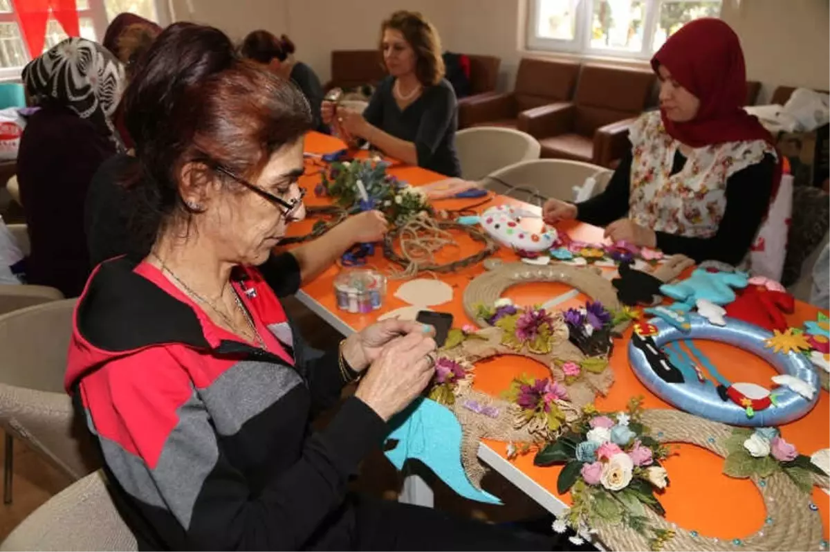 Kadınlar, Efeler Belediyesi ile Üretiyor