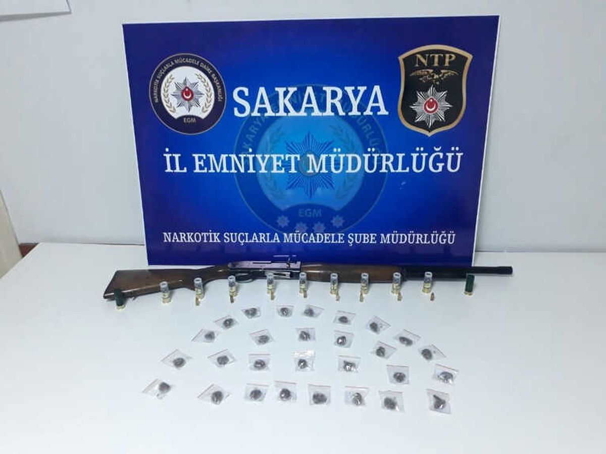 Sakarya\'da Bir Şahıstan Satışa Hazır Esrar Maddesi Ele Geçirildi