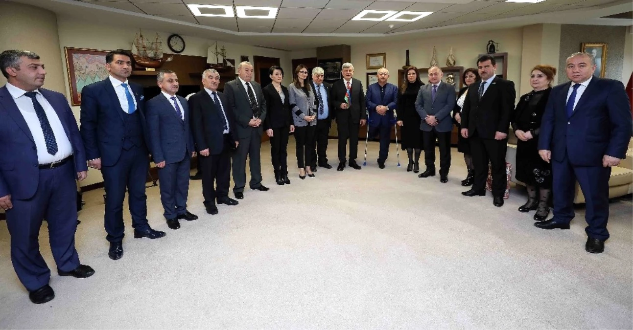 Başkan Karaosmanoğlu Azerbaycan Heyetini Makamında Ağırladı