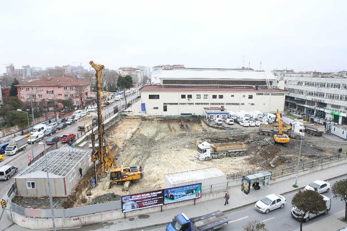Bayrampaşa\'ya 2 Yeni Yüzme Havuzu Geliyor