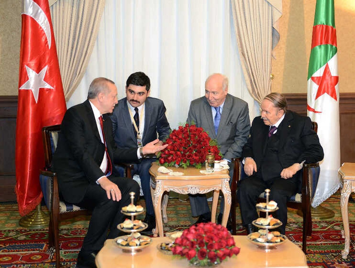 Cumhurbaşkanı Erdoğan, Cezayirli Mevkidaşıyla Görüştü