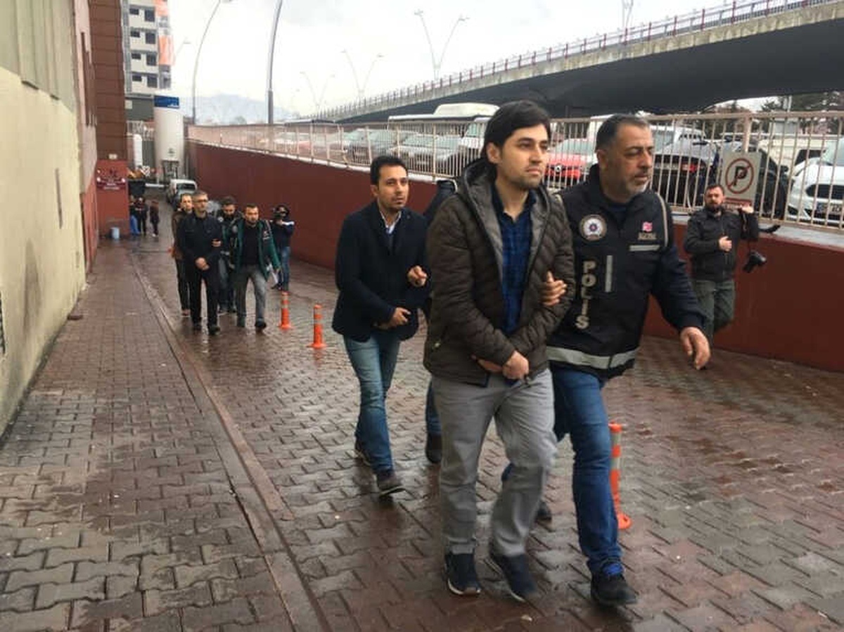 Fetö\'den Gözaltına Alınan Esnaflar Adliyeye Çıkarılacak