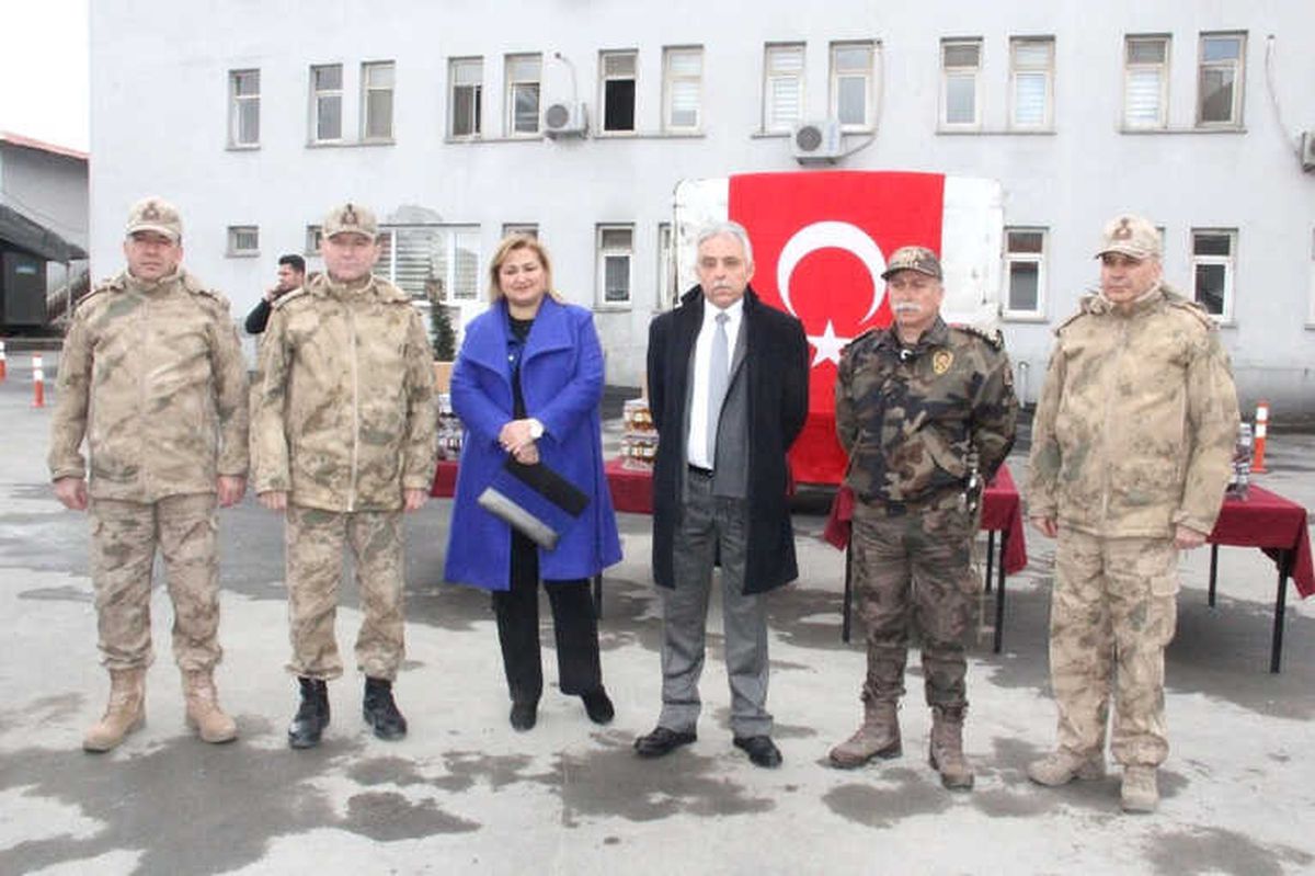 Hakkari\'den Mehmetçiğe Destek