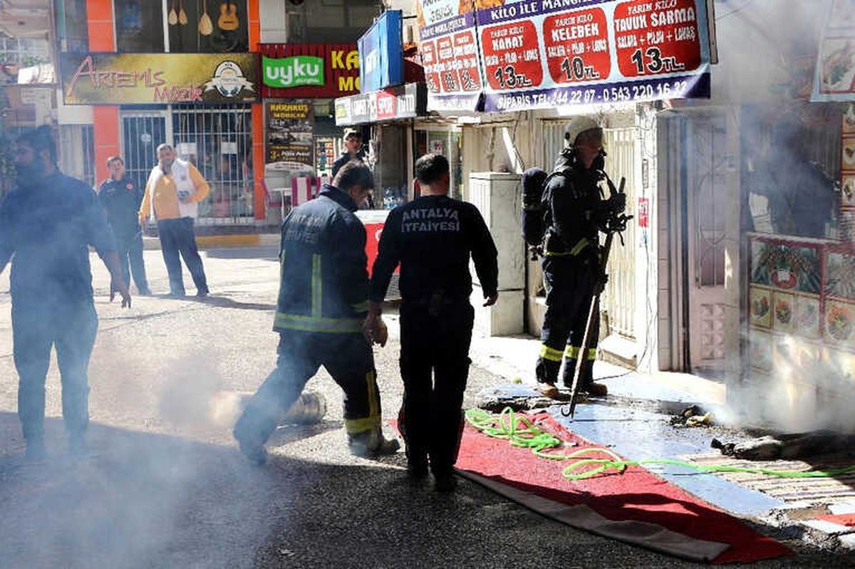 Mangal Evinde Çıkan Baca Yangını Korkuttu