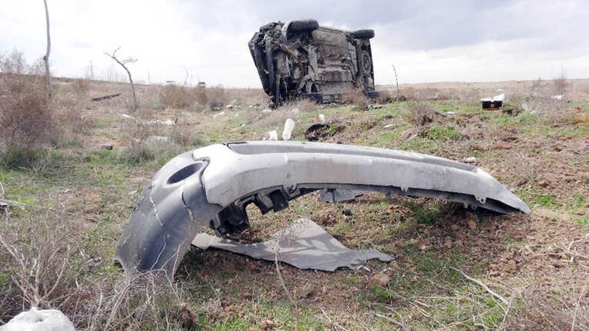Aksaray\'da Çarpışan Otomobillerin Görüntüleri Güvenlik Kamerasında
