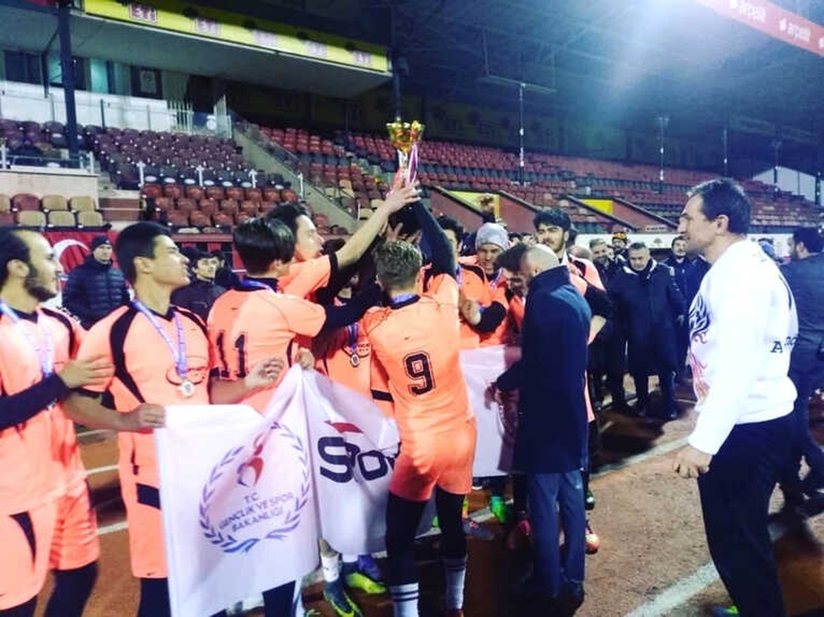 U18 Ragbi Türkiye Şampiyonasında Gençler Tam Not Aldı
