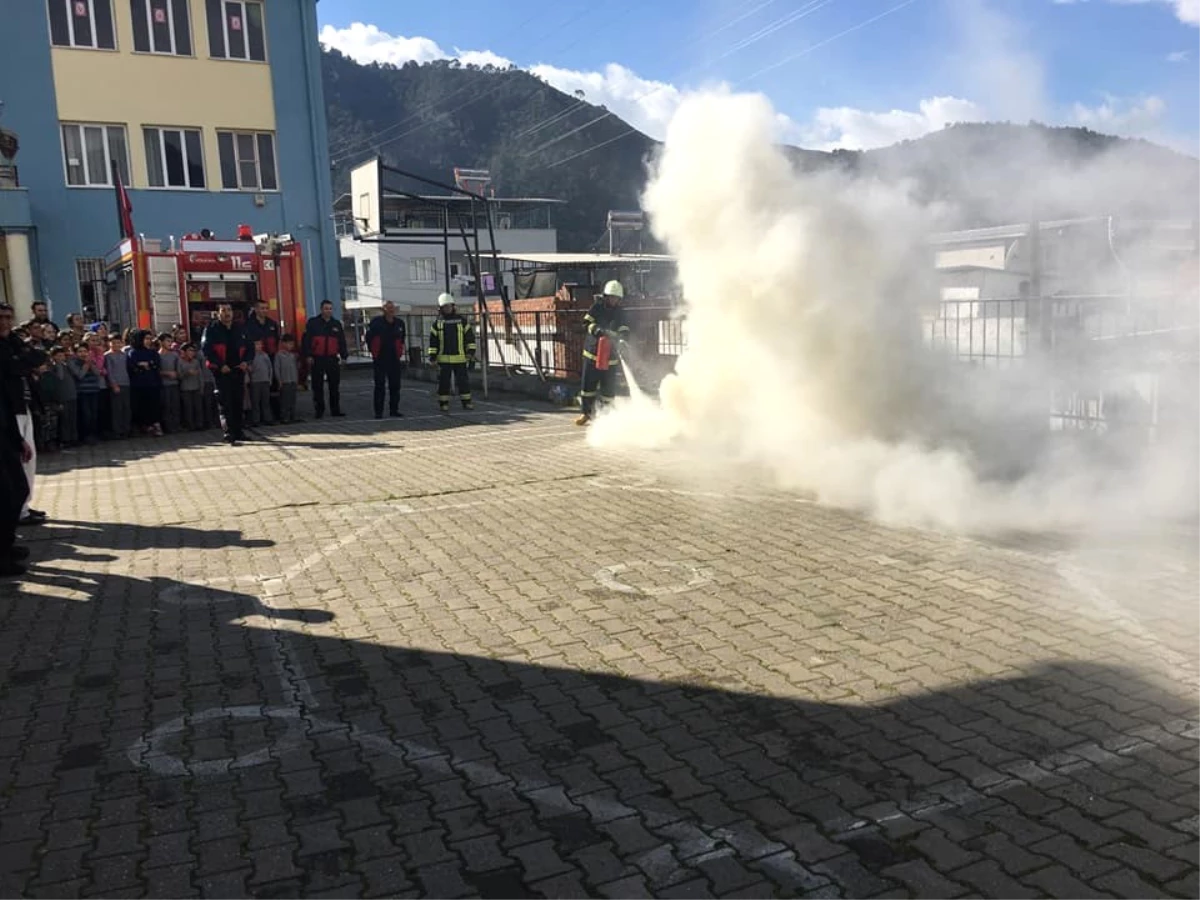 Ahmetlili Öğrencilerden Yangın Tatbikatı