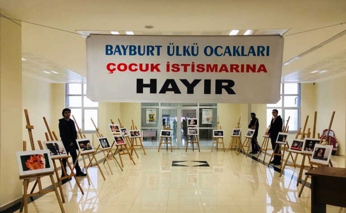 Bayburt\'ta \'Çocuk İstismarına Hayır\' Resim Sergisi