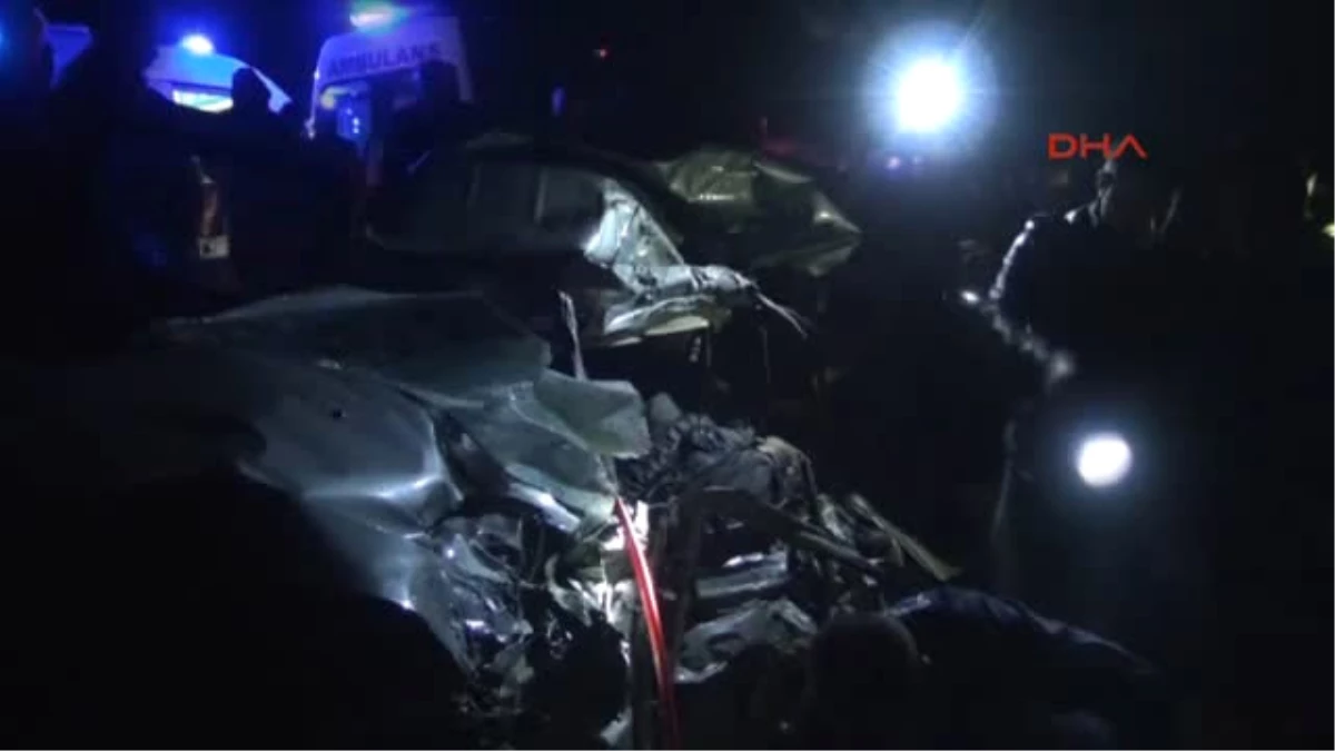 Erzurum\'daki Trafik Kazasında, Aynı Aileden 4 Kişi Öldü
